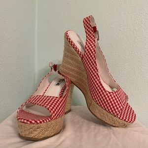 Gingham Wedges